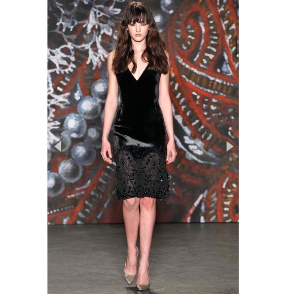 JENNY PACKHAM • Black Velvet Showstopper Beaded Cocktail Party Dress - Picture 4 of 7